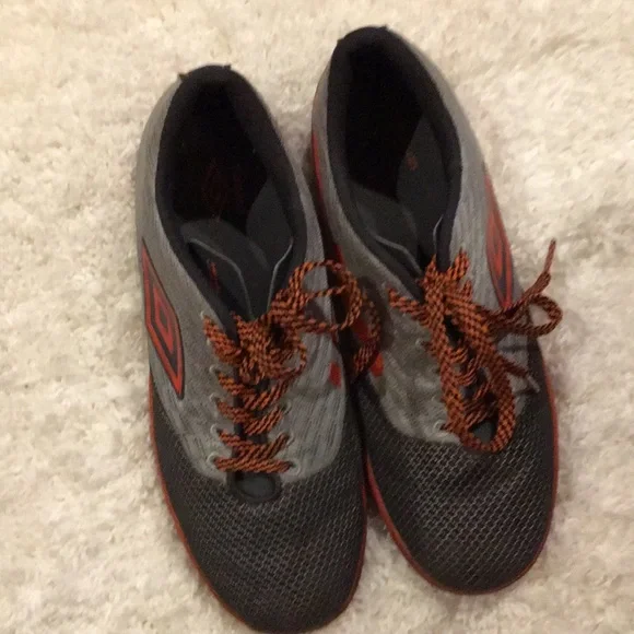 Umbro orange and grey shoes - Picture 8 of 12